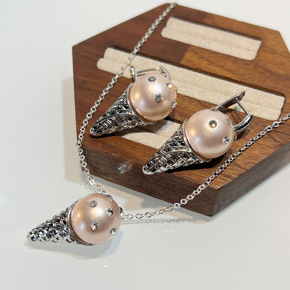 Fashionable S925 Silver Earrings Women's Sweet Cool Style Luxury Sense Copper Material Ring Shaped And Plated Jewelry Accessories