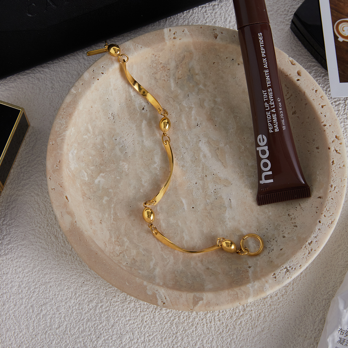 Ladies Classic Style 18K Gold Plated Stainless Steel Wave Pattern Bracelet OT Buckle Clasp Bead Clamp Bracelet 18cm