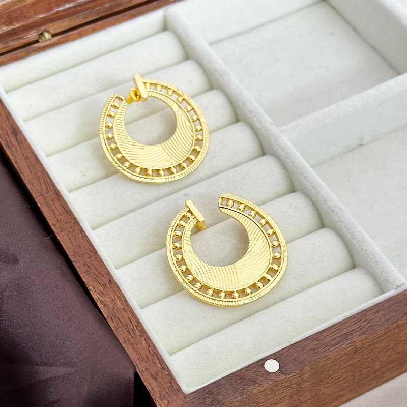 Elegant Unique Geometric Titanium Steel Plated Gold U-Shaped Earrings Women Fashion Jewelry Accessories OL Style Copper Material