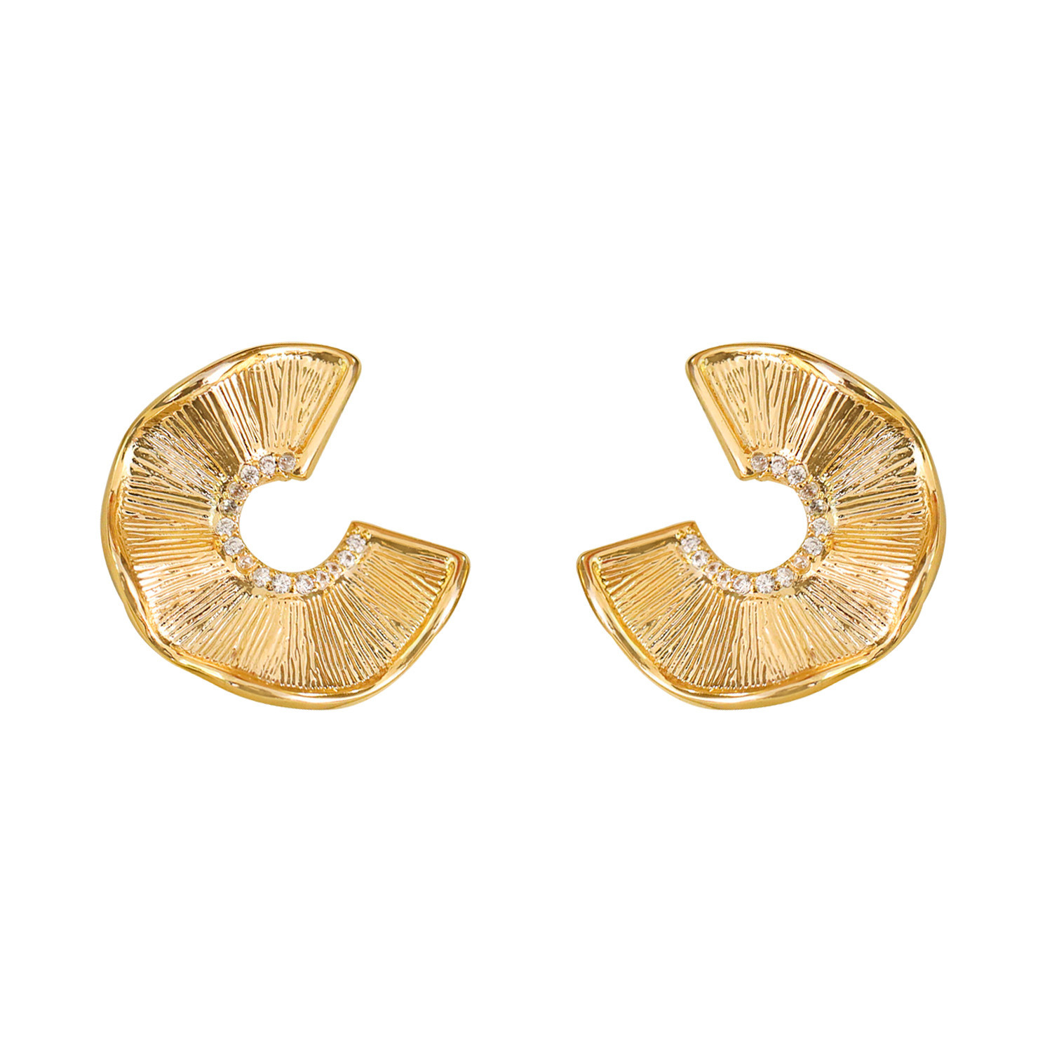 Fashionable Geometric Heart Shaped Dangle Earrings Women Simple Style Wave Folded Copper Alloy Elegant Atmosphere Ear Jewelry