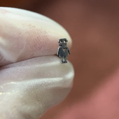 G. Love Robot (3.04*5.9mm)