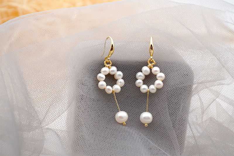 Hand-woven Mini Pearl Balloon Earrings Vintage Atmosphere Pearl Hook Earrings Women's Alloy Ear Studs Metal Jewelry Accessories