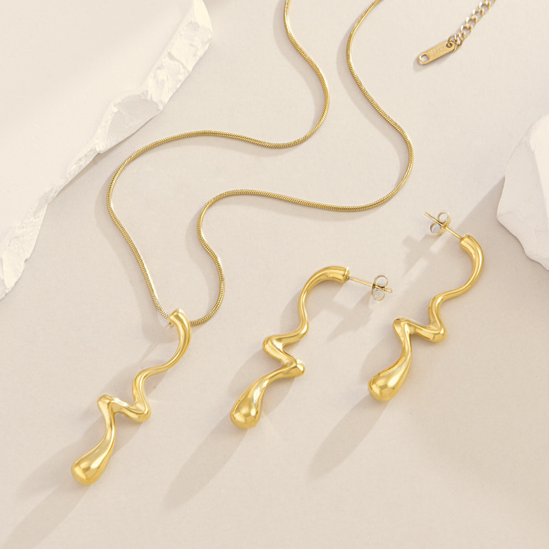 304 Stainless Steel Solid Color Ion Plating (IP) 18K Real Gold Plated Simple Style Classic Style Waterproof Non Tarnish Plating Jewelry Set