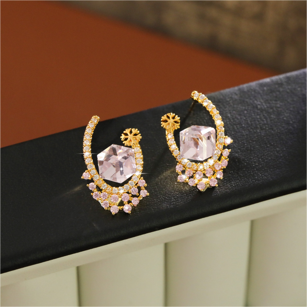 Elegant Pink Zircon Stud Earrings Fashionable Geometric Pattern Women's Jewelry Accessories Shiny Gentle Lady Ear Decor High-End Hoops