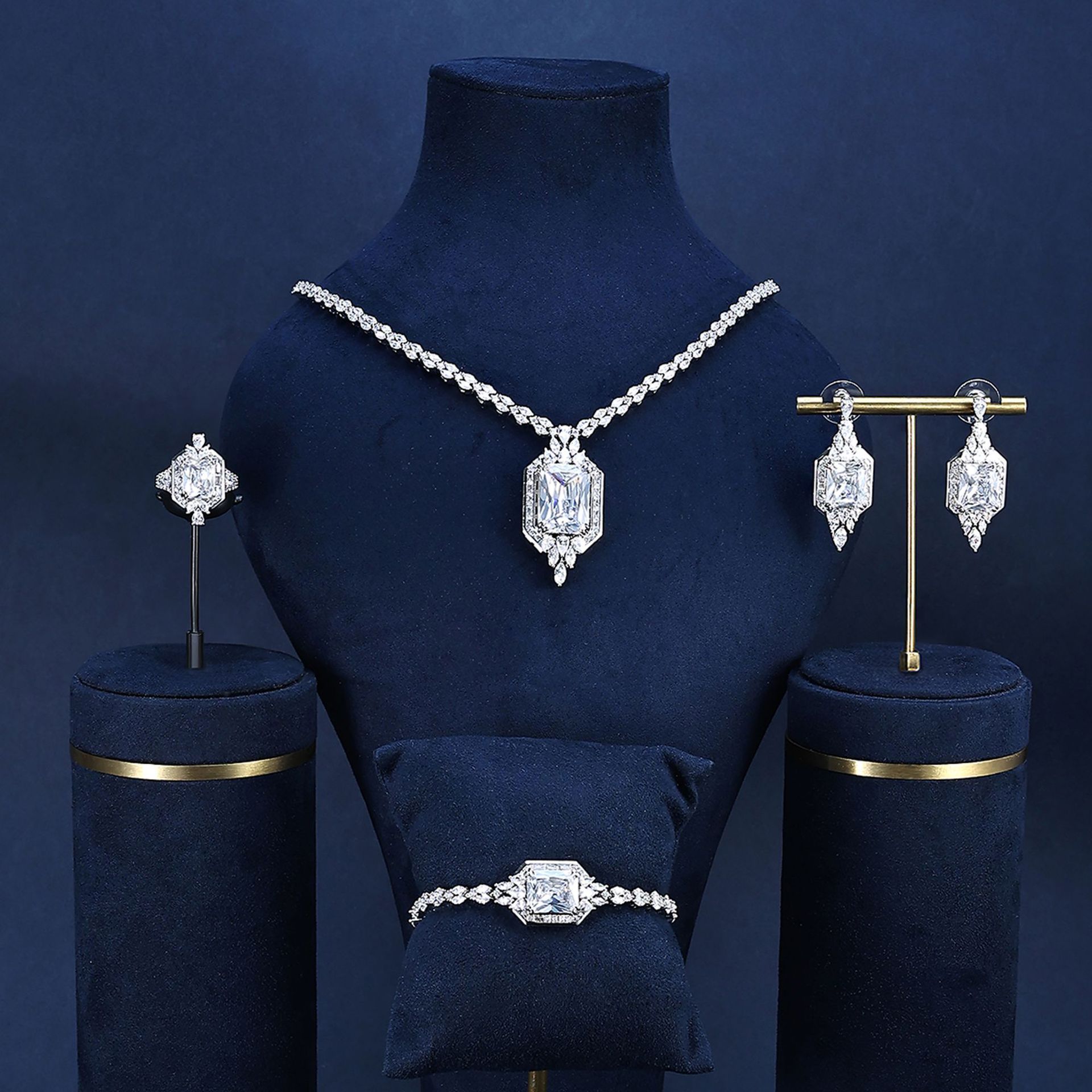 Exaggerated Wedding Jewelry Set Luxury Original Design Diamond Shape Necklace Bracelet Earrings Ring Couple Matching Accessories