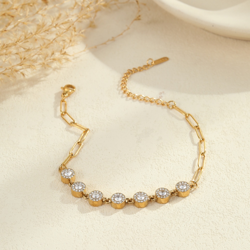 Fashion Stainless Steel Zircon Heart-Shaped Collarbone Chain Necklace Jewelry Set Luxurious Women's Accessories Suitable For Parties And Dates