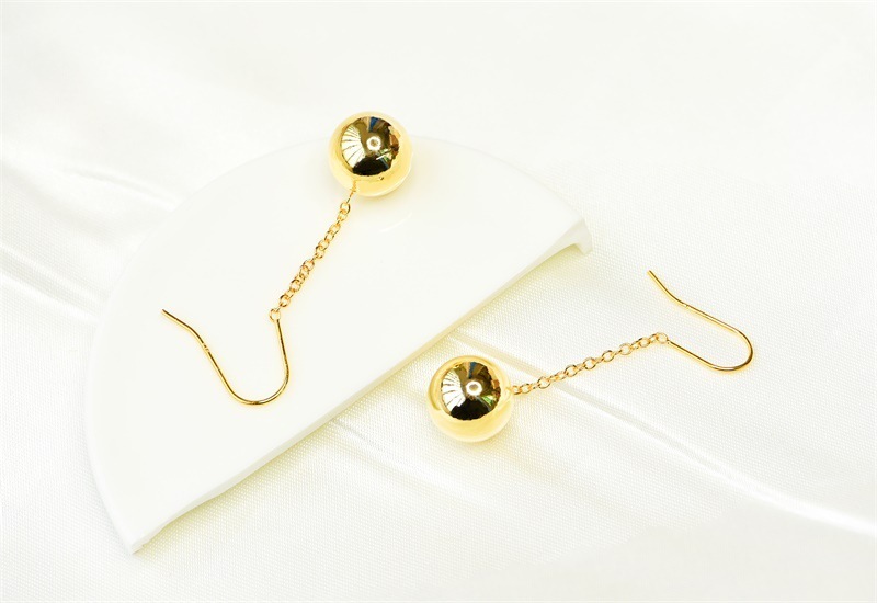 Elegant Silver Needle Metal Ball Stud Earrings Women's Fashion OL Style Simple Atmosphere Autumn Winter Jewelry Accessories