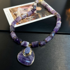 The Original Stone Is Irregular and Has Flaws; It Is Recommended to Be Cautious When Purchasing