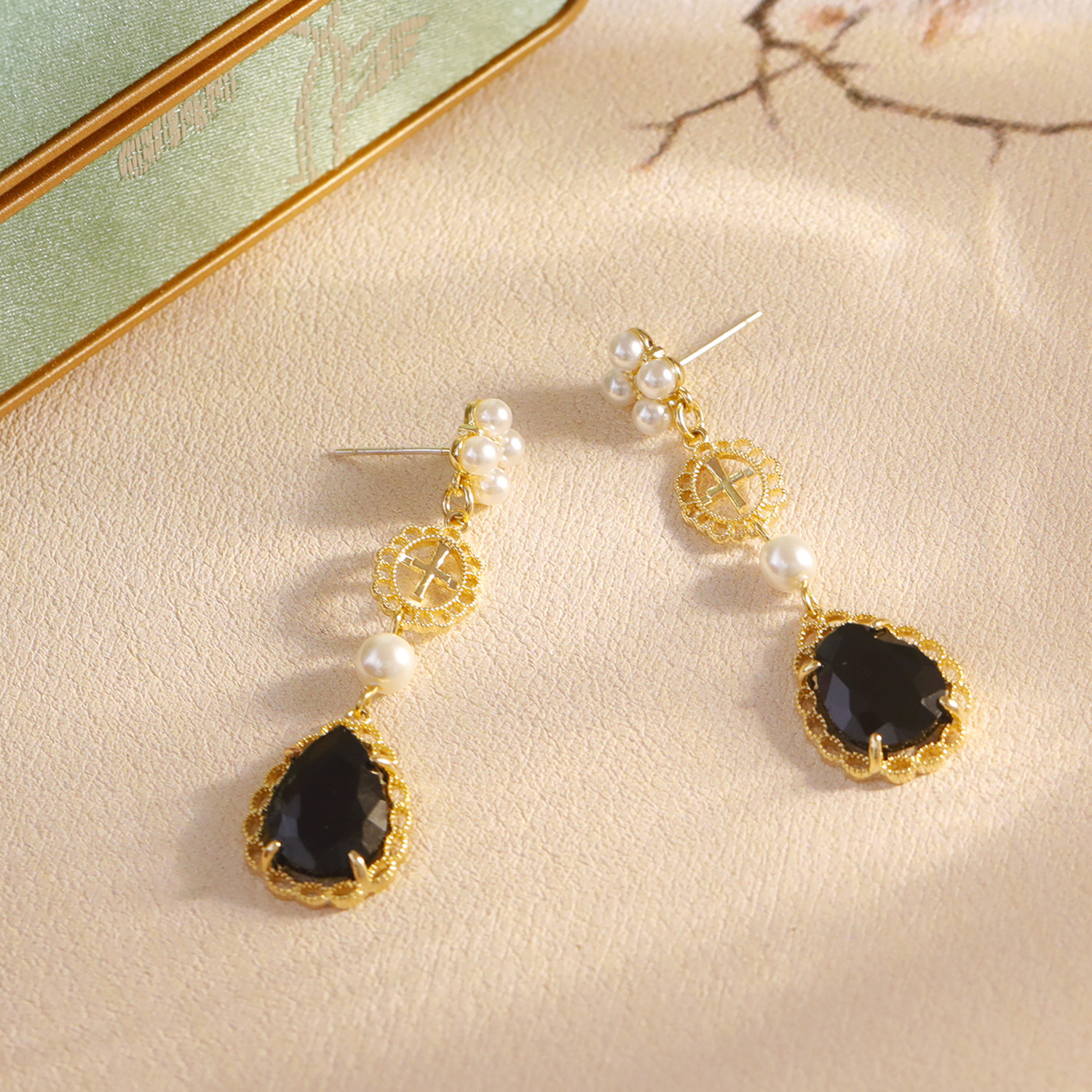 Dream Dance Retro Hong Kong Style Long Pearl Design Earrings National Trend Court Elegant Women's Fashion Jewelry Accessories