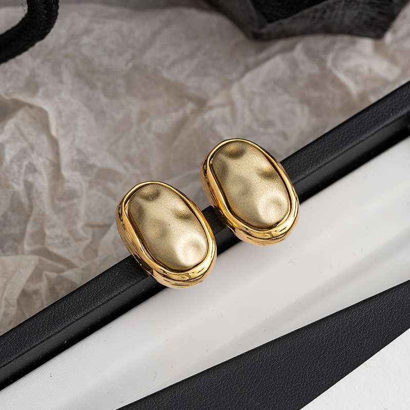 Earring Women's Unique Design Oval Shape Gold Color Minimalist Cold Style Stud Earrings High-End Feelings Jewelry Accessories