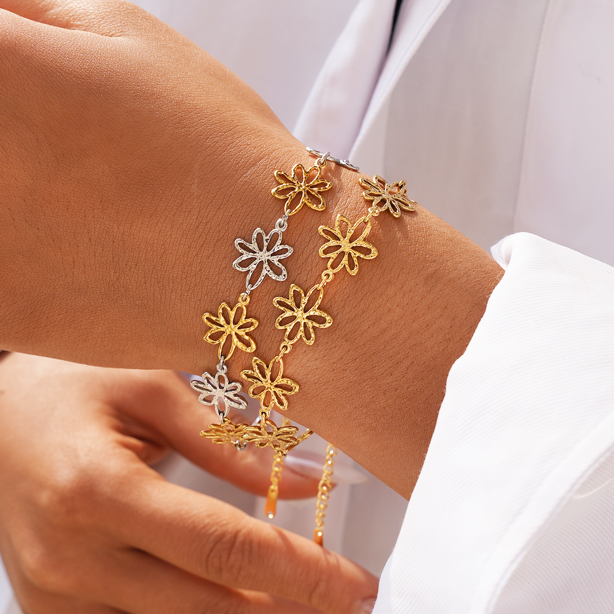 18K Gold Plated 304 Stainless Steel Vacuum Electroplating (In Furnace) Vintage Floral Waterproof Non-Fading Asymmetric Three-Dimensional Handmade Chain Women's Bracelet Jewelry Accessories