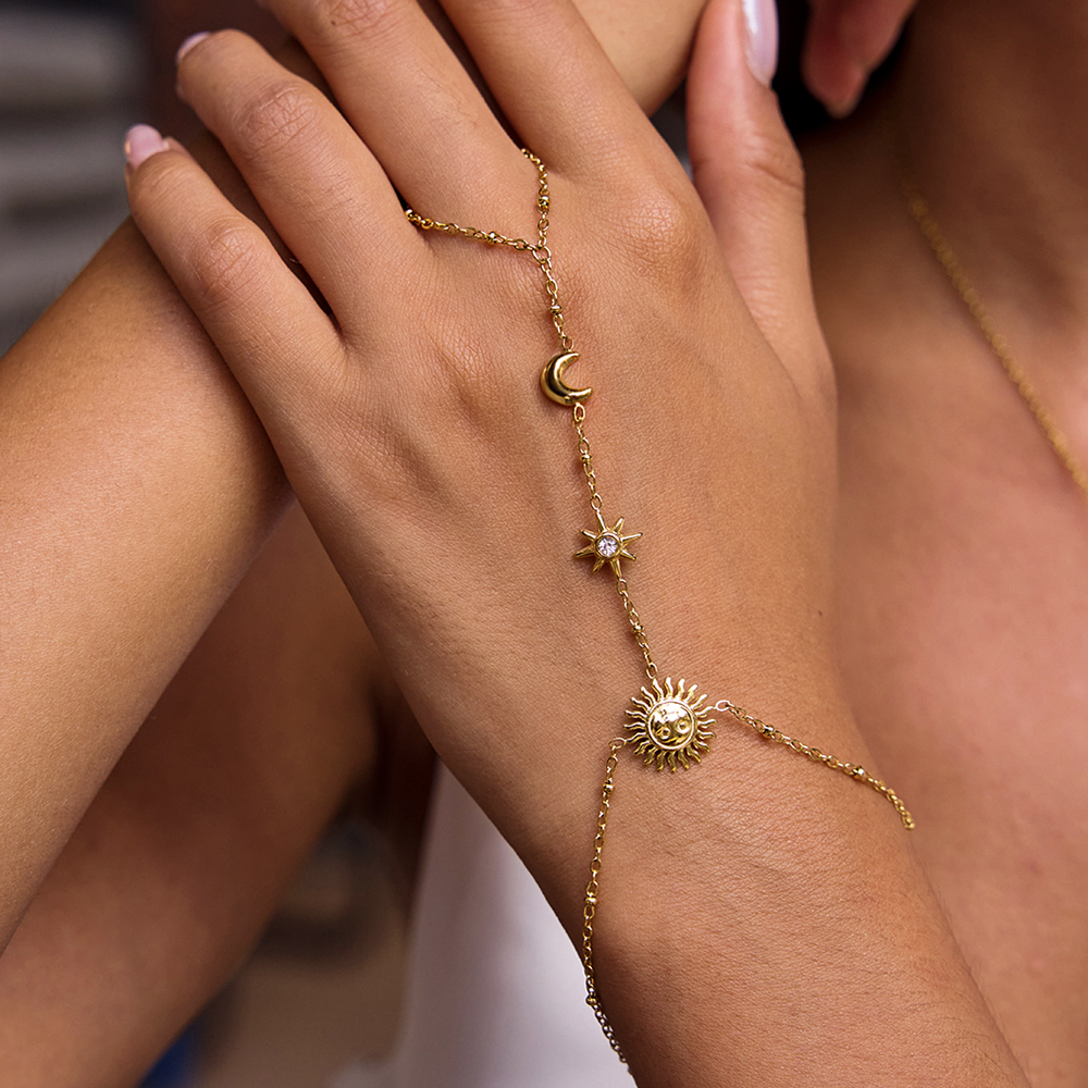 Ladies Classic Style 18K Gold Stainless Steel Bracelet With Sun Moon Star Beads Interlocking Finger Design Diamond Encrusted