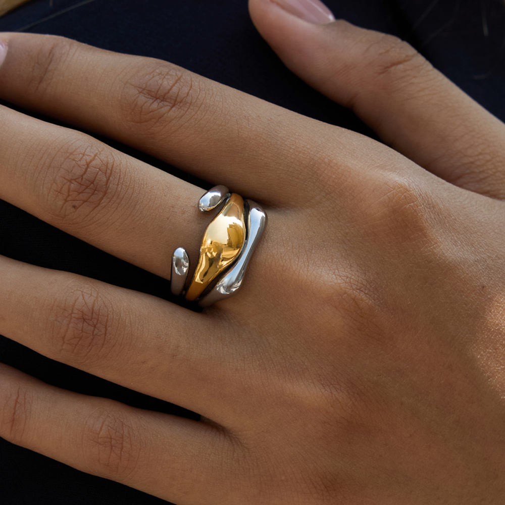 Classic Style Ladies Ring Irregular Stainless Steel Gold And Silver Gradient Smooth Surface Size 7 For Travel All Seasons