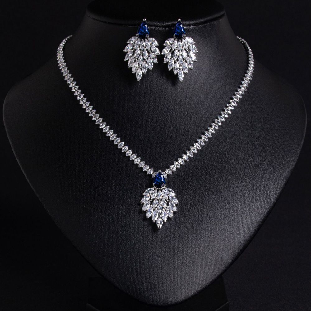 Elegant Wedding Jewelry Set Diamond Embedded Earrings Necklace  Style Dinner High-End Feelings Fashionable Accessories