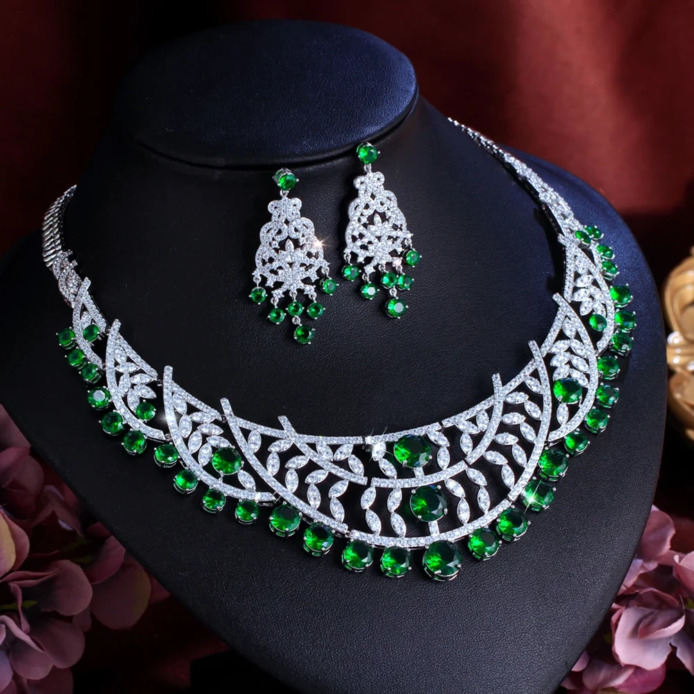 2-Piece Copper Jewelry Set Luxurious Shiny Green Full Cubic Zirconia Hollow Cut Necklace And Earrings Set Suitable For Women To Wear At Weddings And Parties