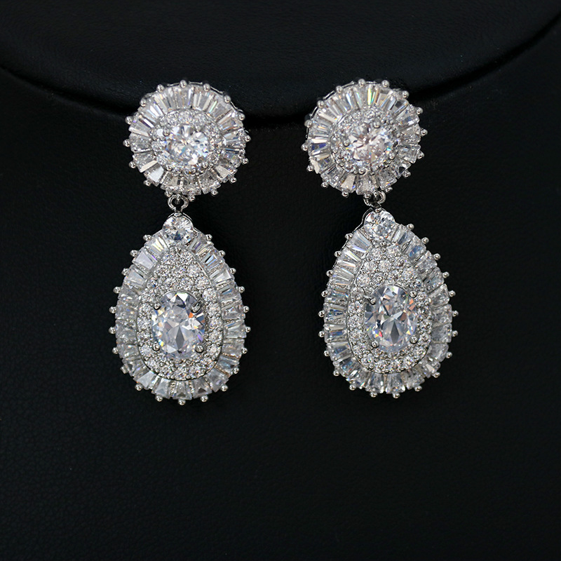 Classic 3A Zircon Waterdrop Pendant Necklace And Clip-On Earrings Jewelry Set Bridal Set Luxury Style Copper Material Women