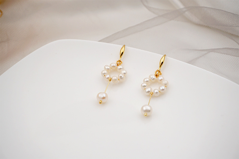 Hand-woven Mini Pearl Balloon Earrings Vintage Atmosphere Pearl Hook Earrings Women's Alloy Ear Studs Metal Jewelry Accessories