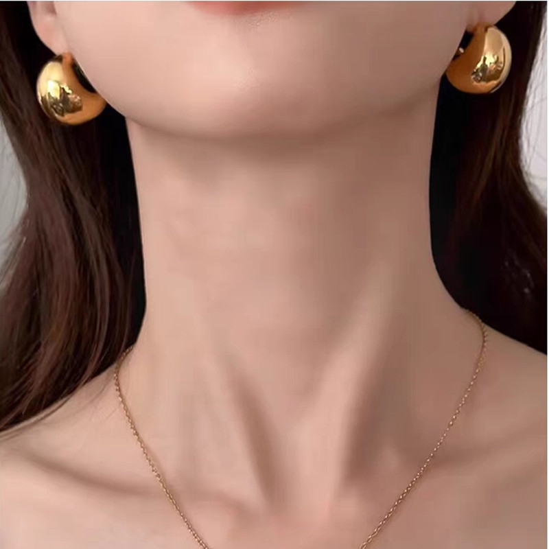 Fashion Simple Titanium Steel Semicircle C- Shaped Hollow Earrings Vacuum Plating Plated 18K Real Gold Fashion Geometry Pattern Pattern Women Jewelry Accessories