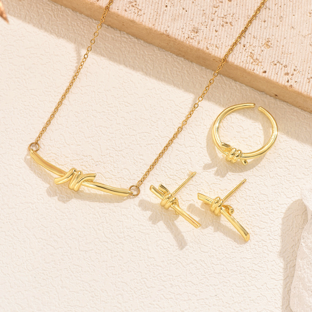 Simple Style Golden Chain Necklace Earrings Ring Set Fashionable Knot Shape Jewelry Display Sweet Stainless Steel Accessories