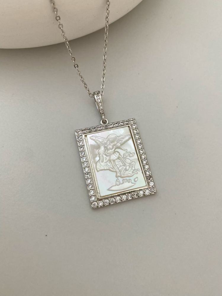 Elegant Shell Pendant Necklace With Zircon Edge Virgin Head Design DIY Accessories  Fashion Label