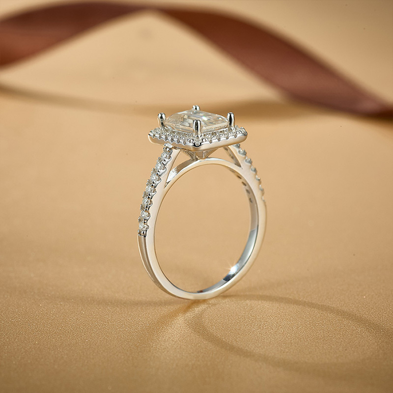 New Arrival 2Carat Halo Emerald Cut Moissanite 925 Sterling Silver Ring For Women Moissanite Wedding Ring Girl