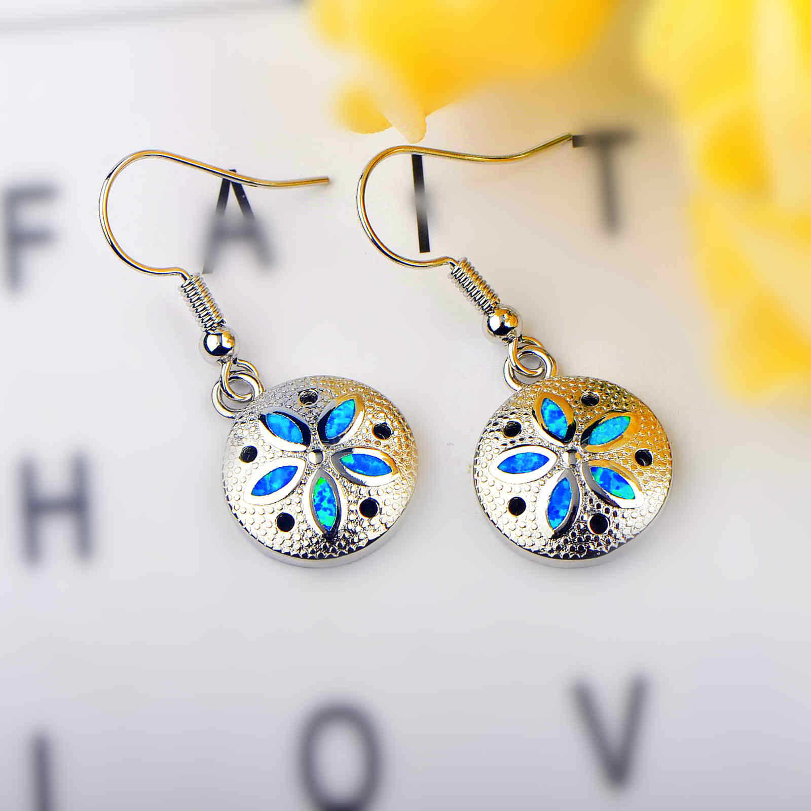 Oceanic Style Round Shape TikTok Popular Hawaii Sand Dollar Opal Earrings Women's Simple Geometric Pattern Jewelry Accessories