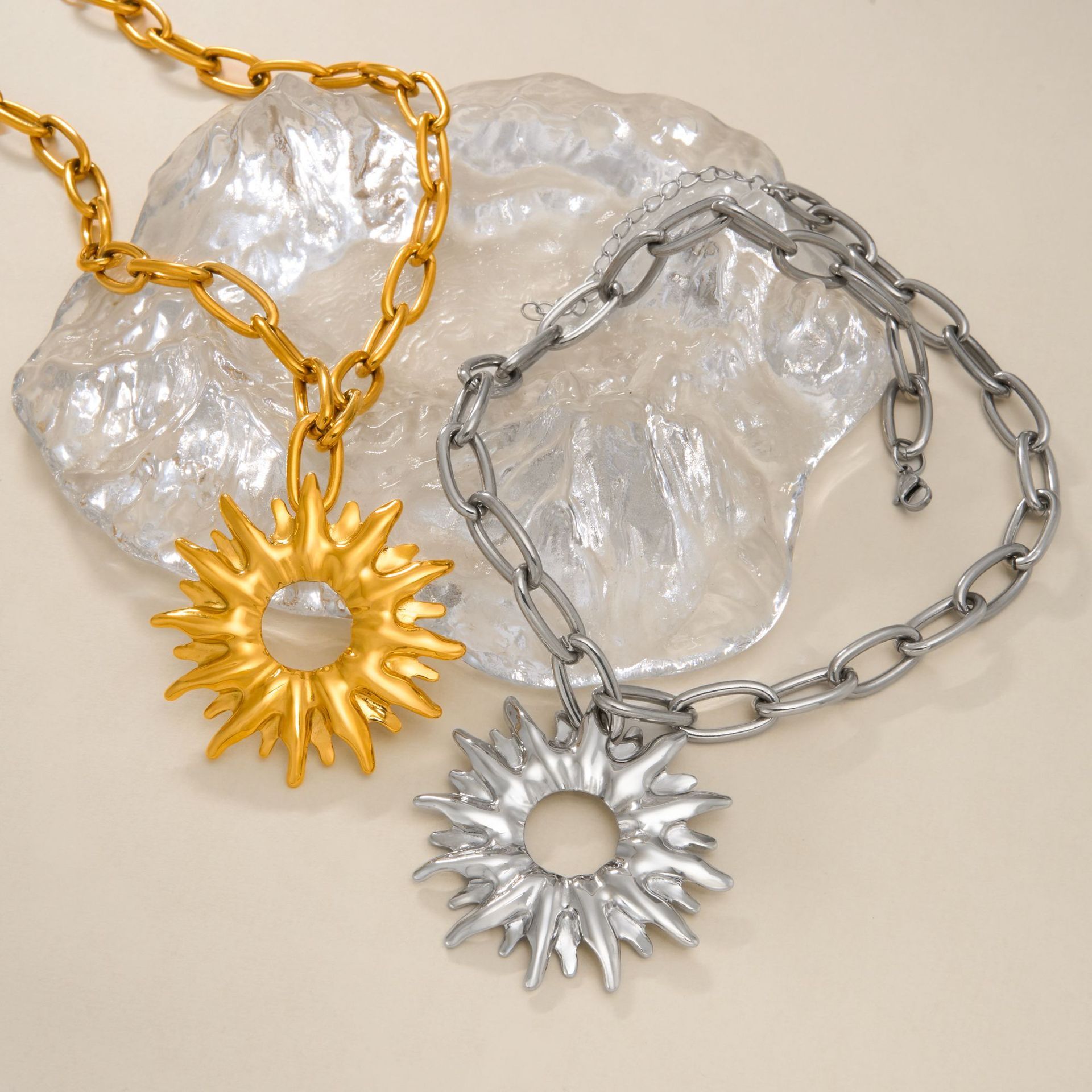 Exaggerated Sun Necklace Titanium Steel Plated With Real Gold For Women Hip Hop Fashion Personality Jewelry Accessories