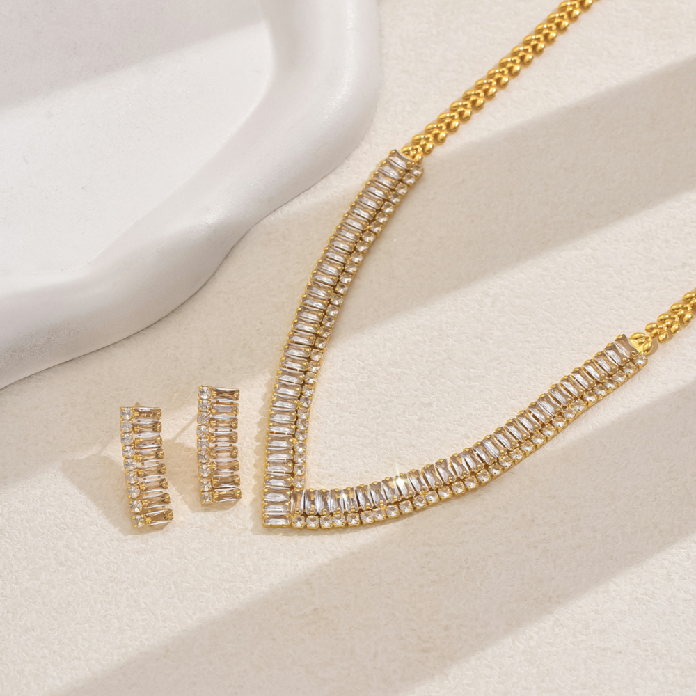 Three-Piece Set  High-End Luxury Super Shiny Copper Inlaid Synthetic Zircon Necklace Earrings Set Wedding Season Banquet Bride Jewelry Set Wedding Dress Accessories Suitable For Marriage Valentine's Day Mother's Day Gift Set