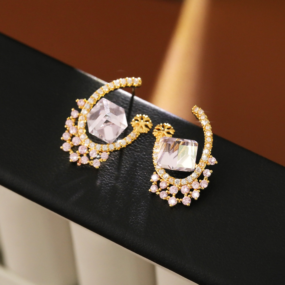 Elegant Pink Zircon Stud Earrings Fashionable Geometric Pattern Women's Jewelry Accessories Shiny Gentle Lady Ear Decor High-End Hoops