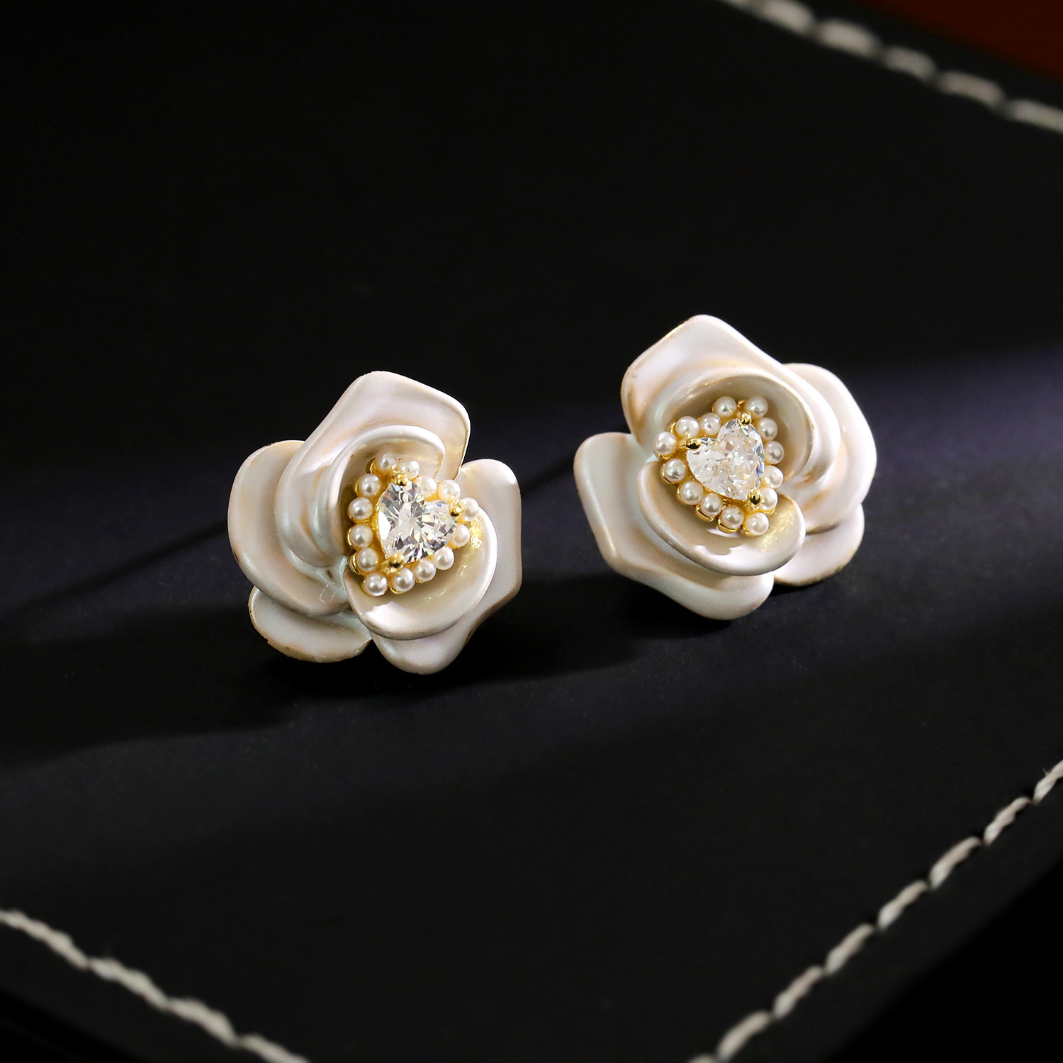 3D Enamel Metal Tea Rose Earrings Multi-layer Petal Pearl Flower Core Bohemian Print Heart Shaped Copper Jewelry Accessories