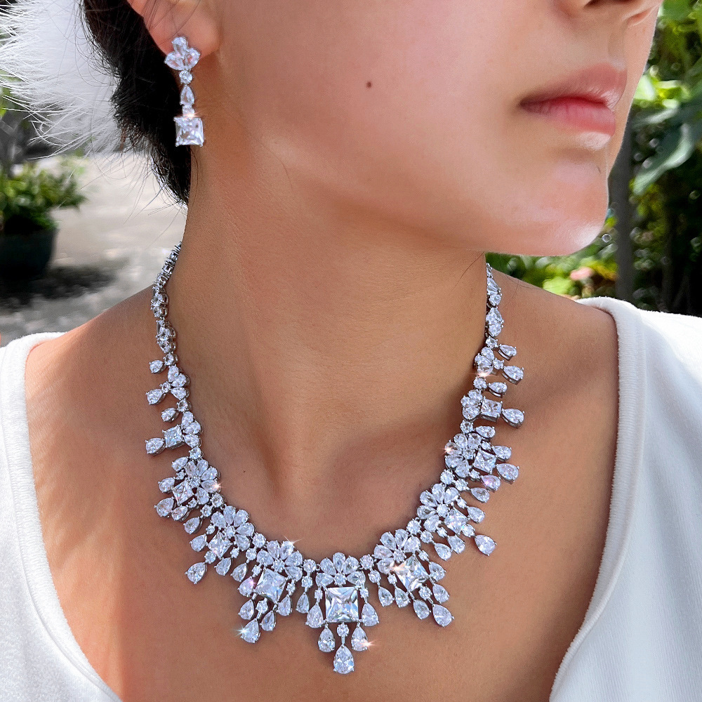 Luxurious Copper Zirconia Jewelry Set Necklace And Earrings Sparkling Wedding Dress Suitable For Women To Wear To Weddings Or Banquets