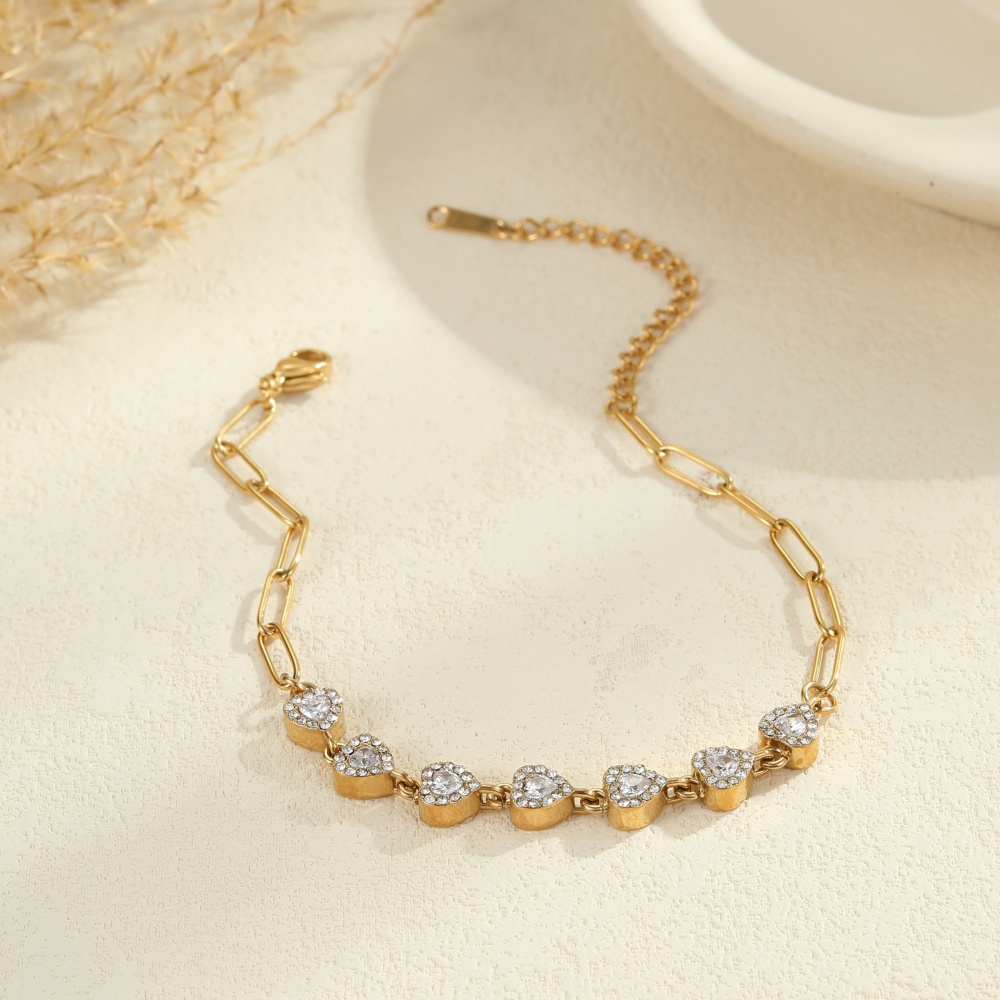 Fashion Stainless Steel Zircon Heart-Shaped Collarbone Chain Necklace Jewelry Set Luxurious Women's Accessories Suitable For Parties And Dates