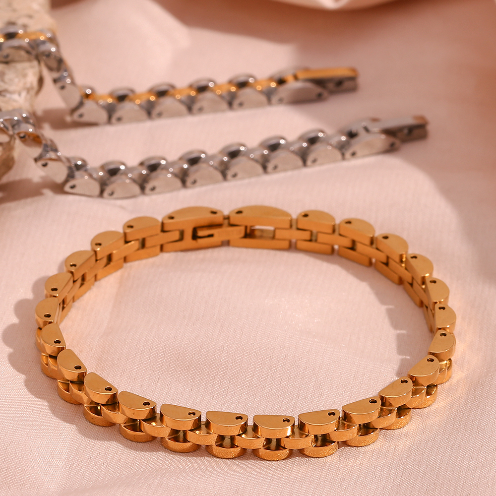 304 Stainless Steel Solid Color PVD Coated Stone-Free 18K Gold Plated Real Gold Plated Basic Simple Style Classic Style Waterproof Non Tarnish Plating Gold Silver Bracelets