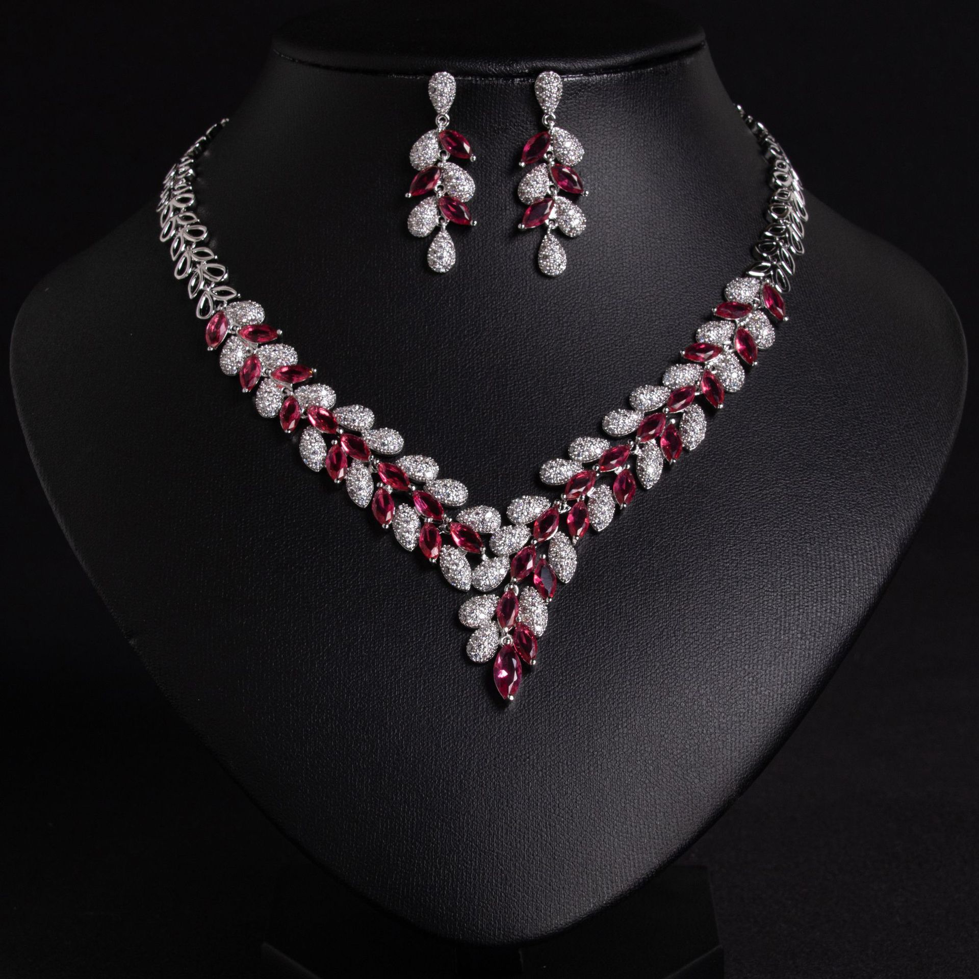 Fashionable  Full Diamond Super Shiny Clavicle Chain Earrings Set For Wedding Banquet Dinner Party Accessories