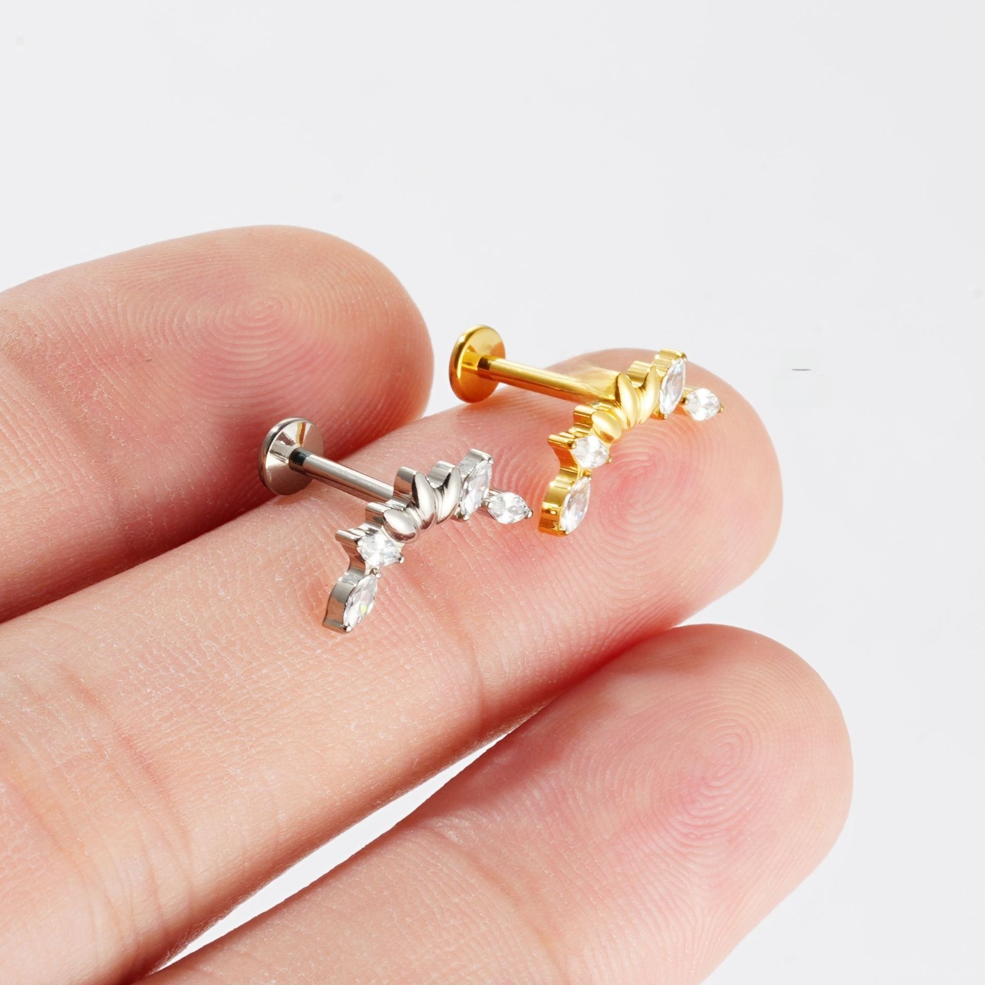 136 Titanium Alloy Leaf Design Multi-Diamond Earrings Body Piercing Lip Stud Women's Jewelry Simple Geometric Pattern