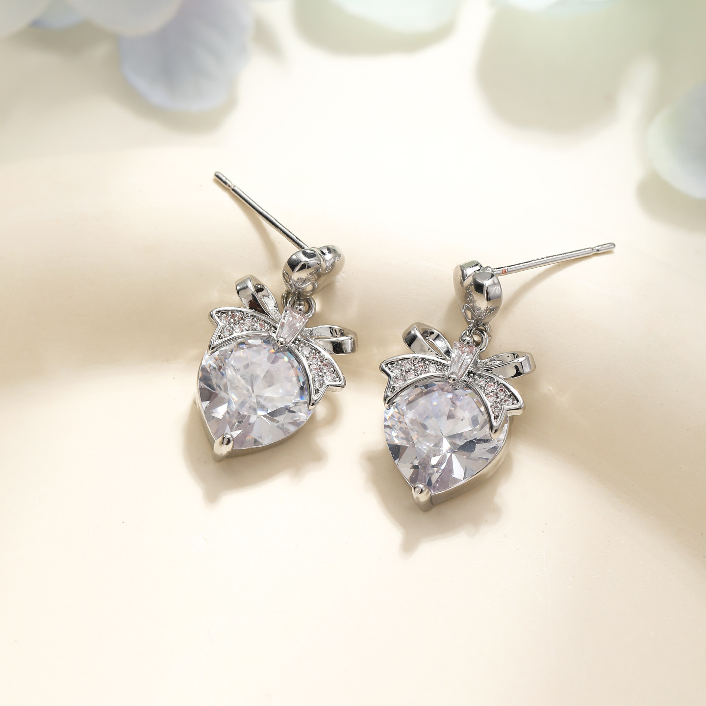 Rose Gold Micro Paved Zircon Heart Stud Earrings Ladies Anti Aging Trend Jewelry Accessories