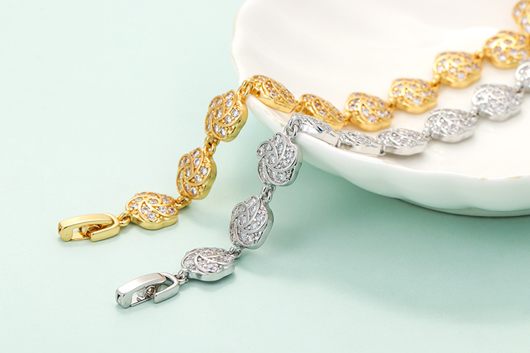 Fashion Geometric Flower Copper Inlaid Zircon Petal Bracelet Wholesale