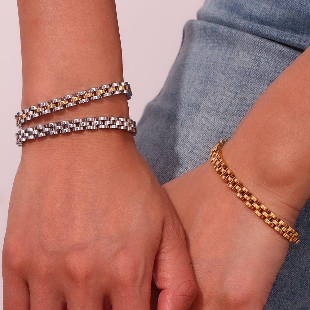 304 Stainless Steel Solid Color PVD Coated Stone-Free 18K Gold Plated Real Gold Plated Basic Simple Style Classic Style Waterproof Non Tarnish Plating Gold Silver Bracelets