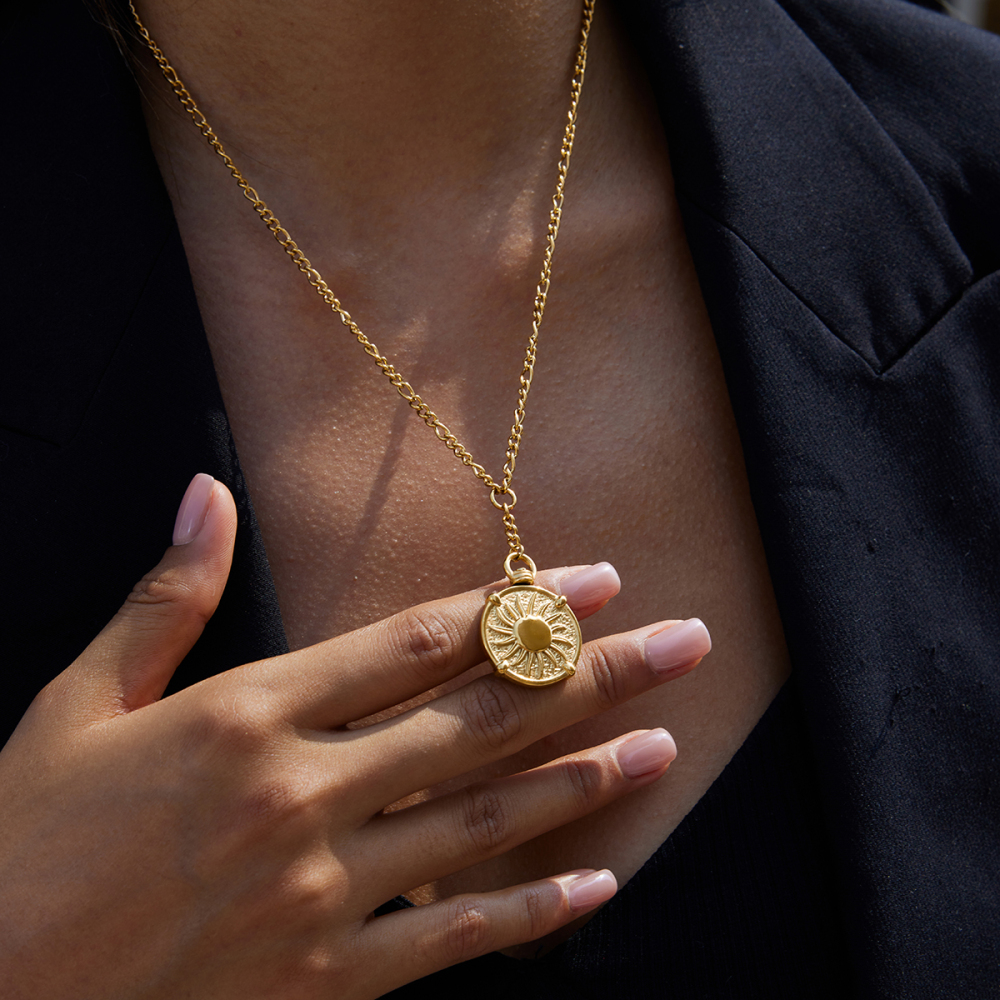 Designer Ladies Classic Style Coin Pendant Necklace 18K Gold Stainless Steel Dual Color Hard Coin Sun Hammer Pattern 50+5cm