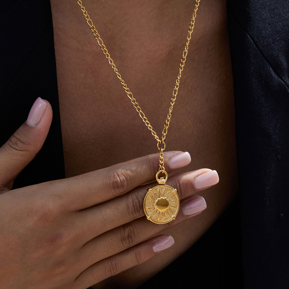 Designer Ladies Classic Style Coin Pendant Necklace 18K Gold Stainless Steel Dual Color Hard Coin Sun Hammer Pattern 50+5cm
