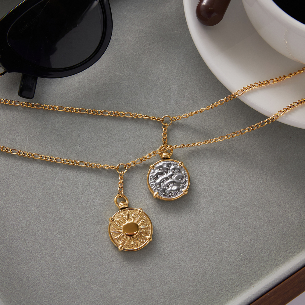 Designer Ladies Classic Style Coin Pendant Necklace 18K Gold Stainless Steel Dual Color Hard Coin Sun Hammer Pattern 50+5cm