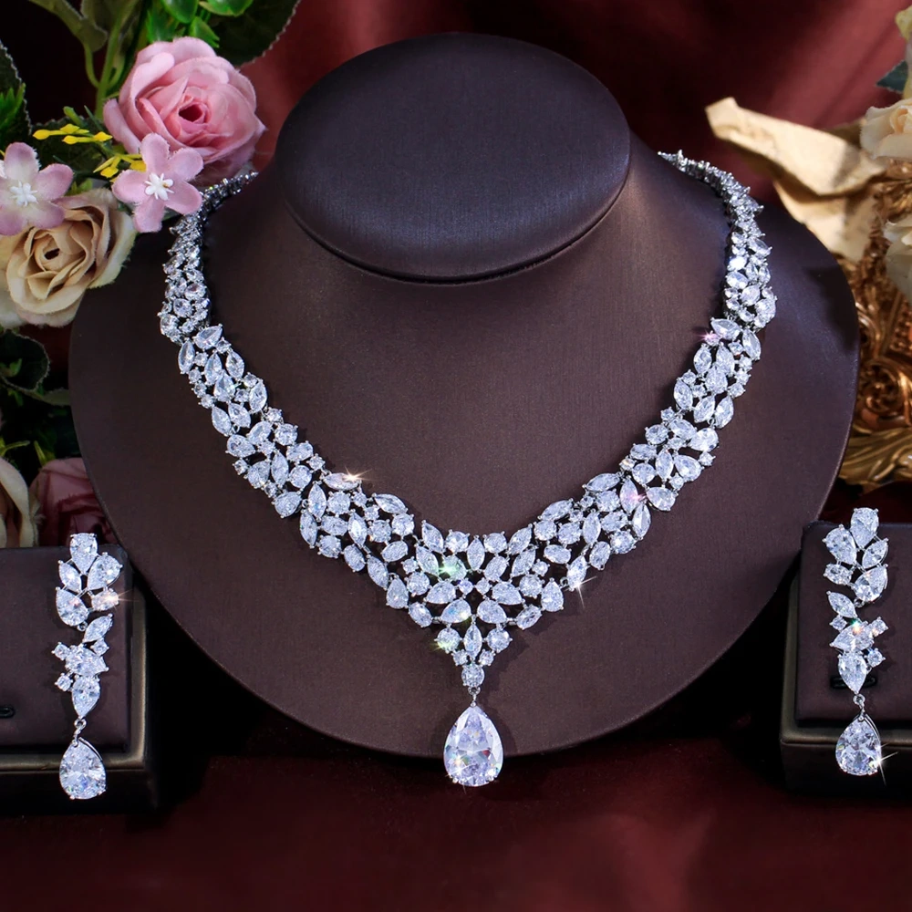 Copper Style White Gold Cubic Zirconia Necklace Earrings Two-Piece Set Shiny Water Drop Shaped Jewelry Set Suitable For Female Bride Party Banquet Wedding Wear