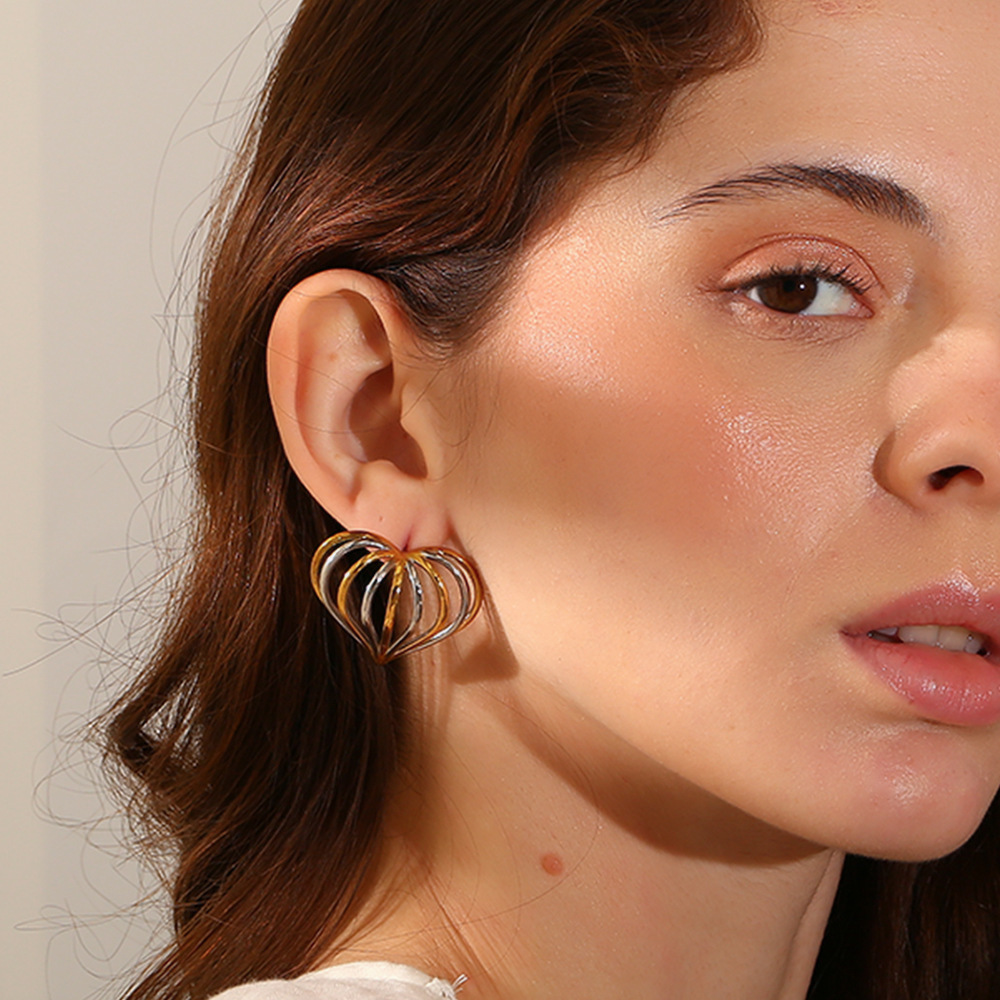 PVD Coated Real Gold Plated Heart Shape 304 Stainless Steel Casual Streetwear Waterproof Non Tarnish Ear Studs