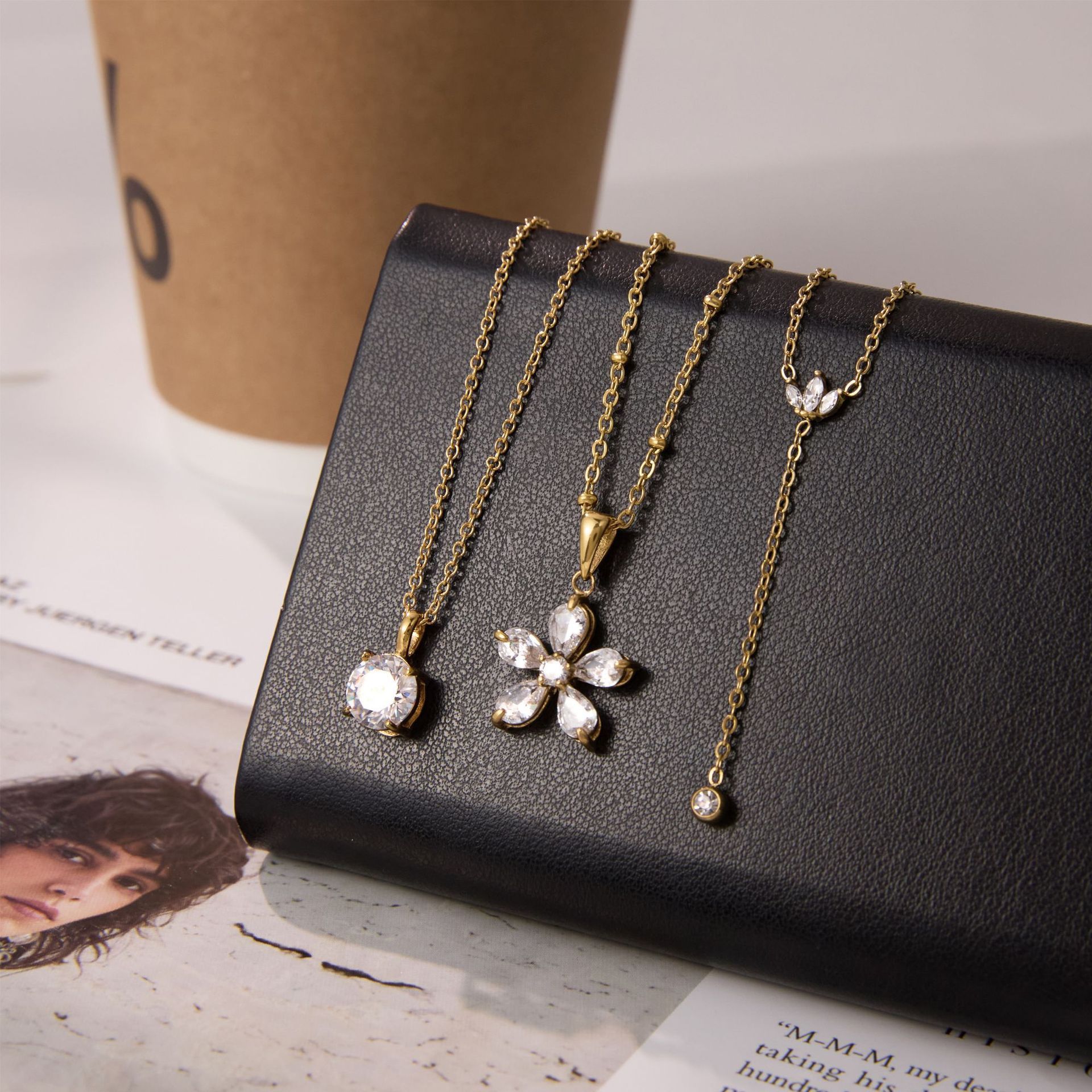New 18K Zirconia Necklace Women's Stainless Steel Fashion Jewelry Non-fading Geometric Pattern Luxury European Style Pendant Chain