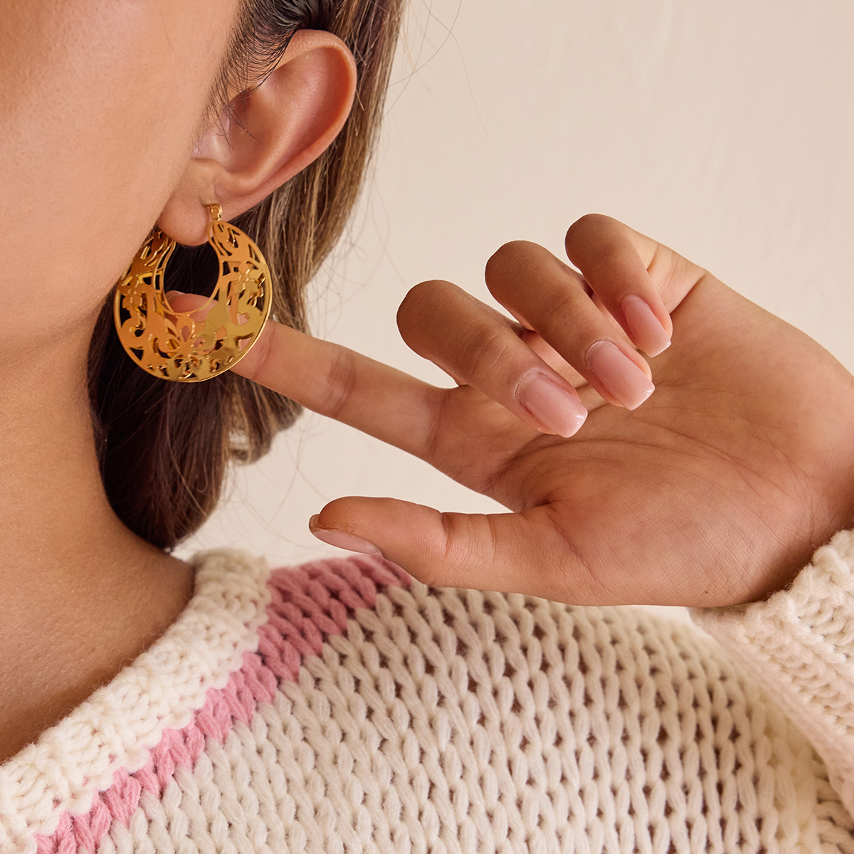 Women's Style - Vintage Style / 18K Gold Stainless Steel / Medieval Style Floral Lace Hollow U-Shaped French High-End Earrings Pair