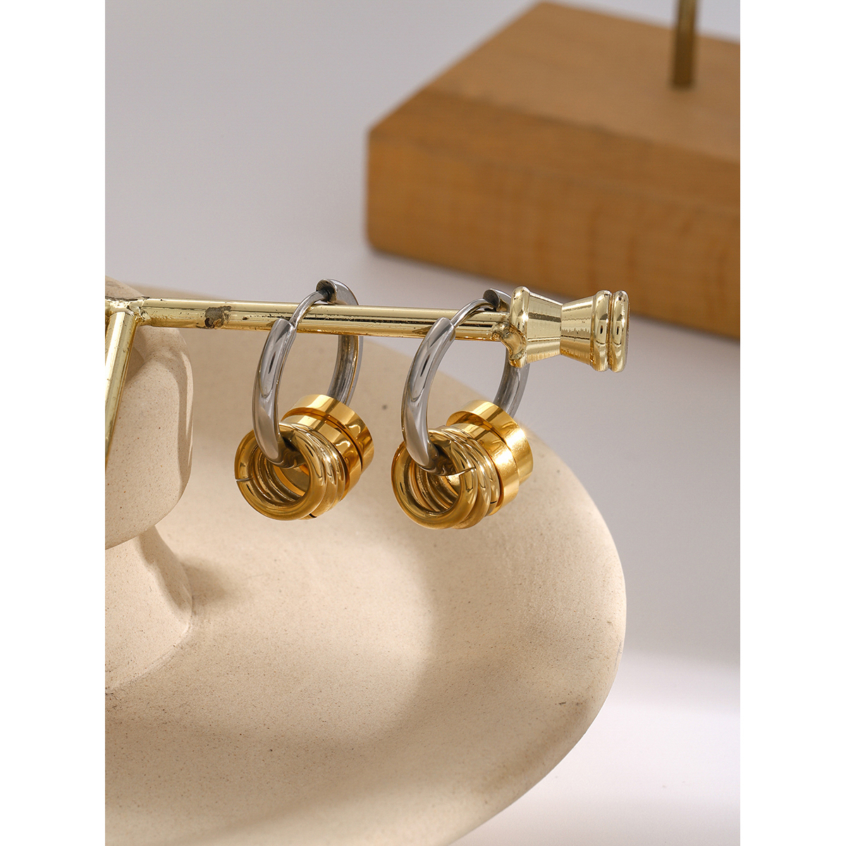 PVD Coated Real Gold Plated Round 304 Stainless Steel Simple Style Classic Style Waterproof Non Tarnish Earrings
