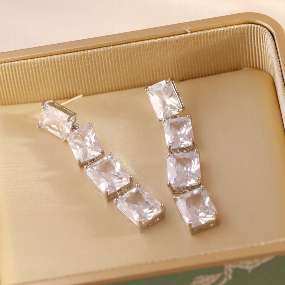 Fashionable Long Dangle Earrings Ultra Mountain Zircon Unique Design High-End Feelings Personality Women's Jewelry Accessories