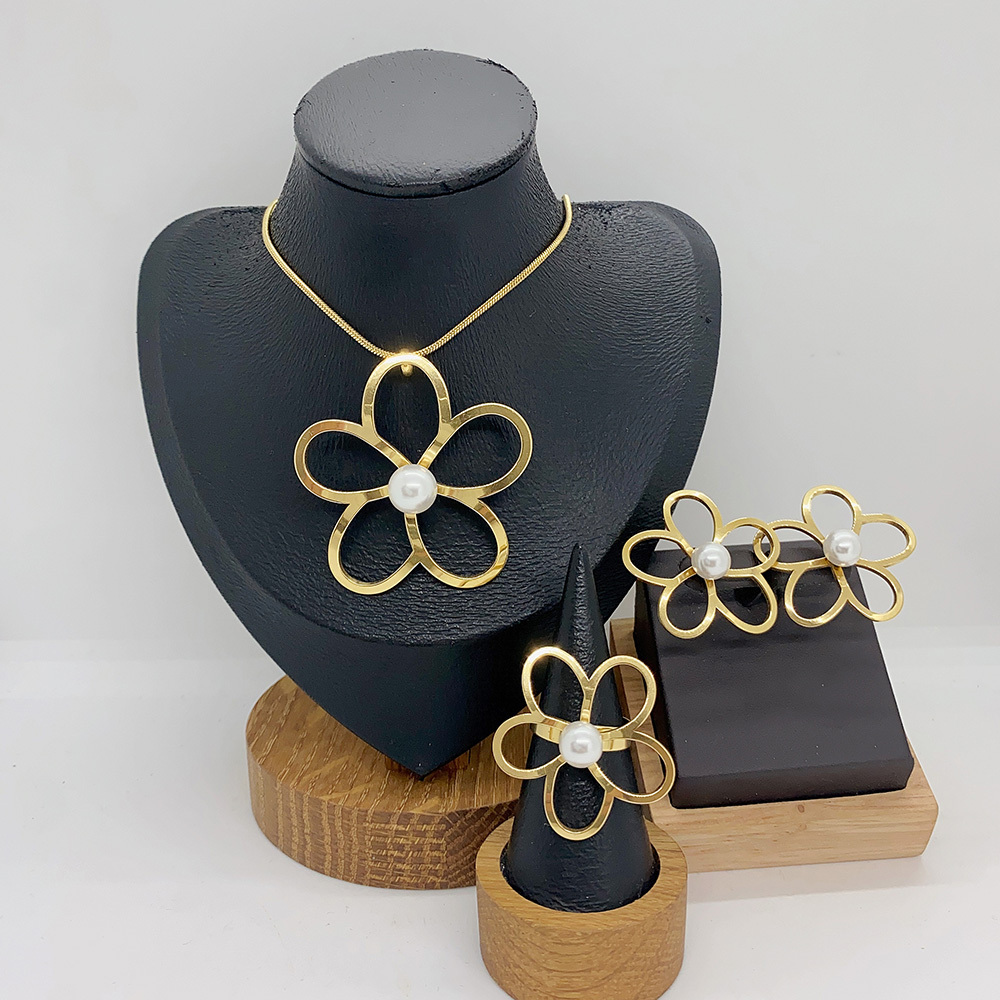 Classic Plated Floral Ring Earring Necklace Set Color Retention Jewelry Accessories For Women Casual And Exaggerated Style