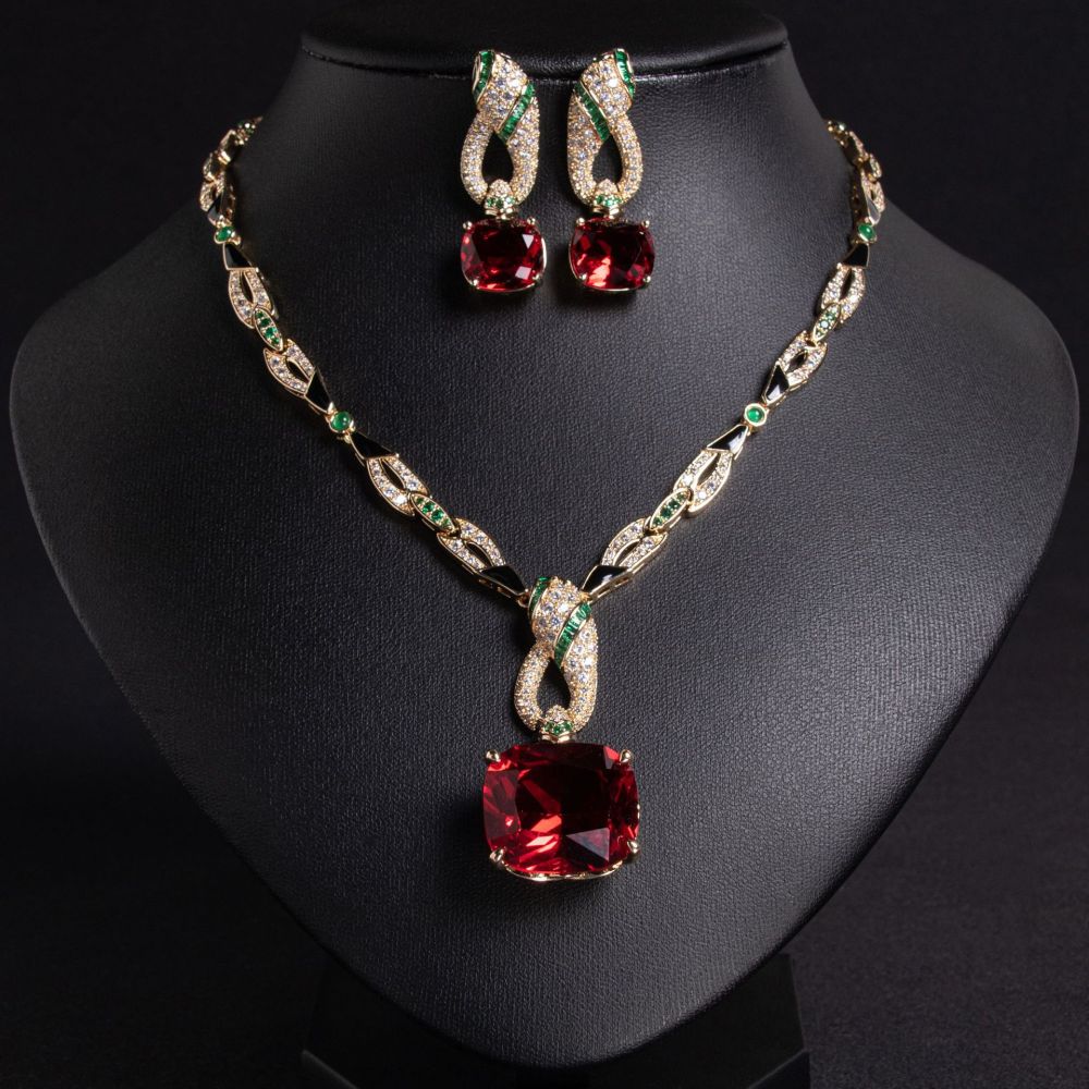 Fashionable Geometric Design Jewelry Set Luxury Versatile High-End Minimalist Snake Necklace Women's Accessory Elegant Earrings
