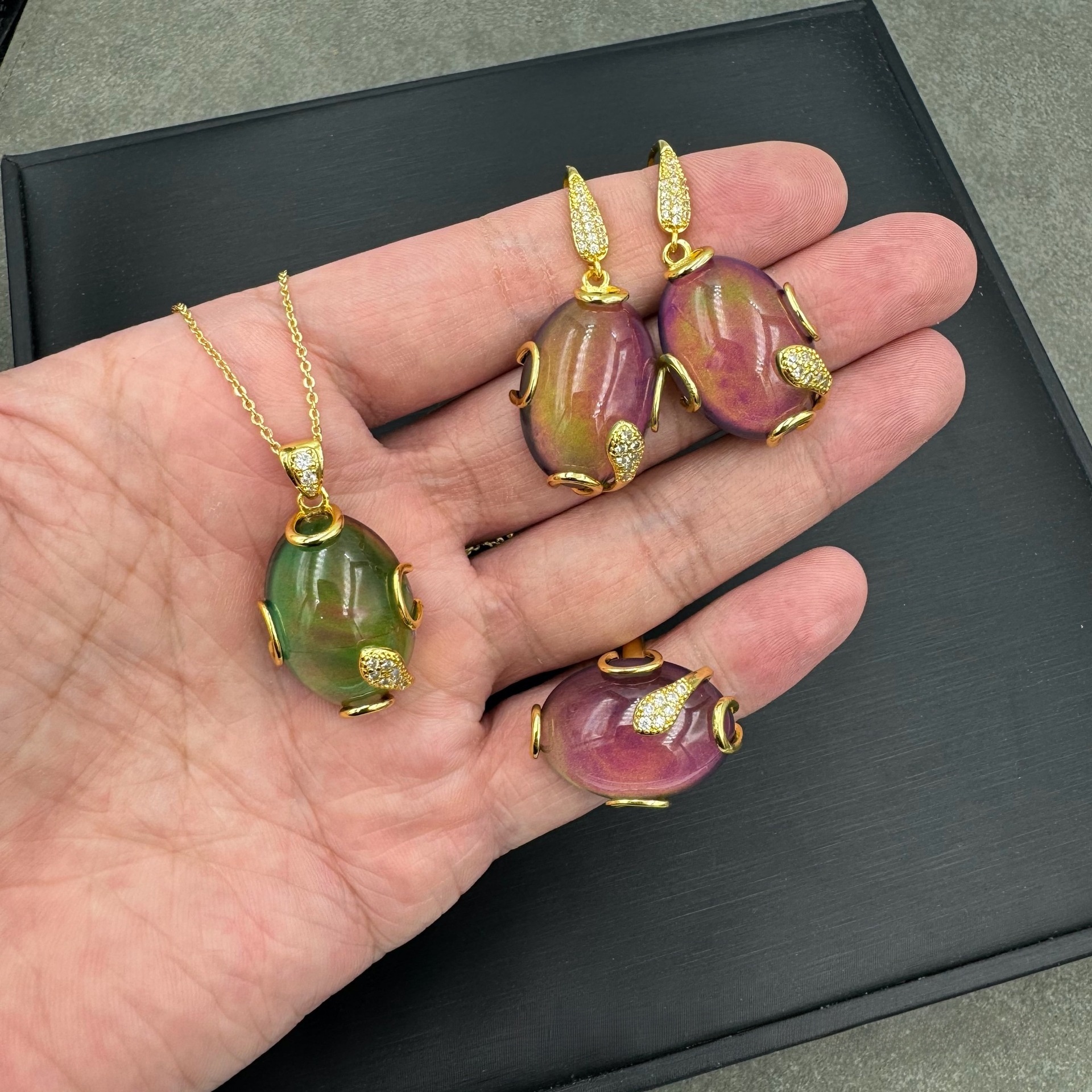 New Fashionable Three-Set Color-Changing Stone Jewelry Elegant Luxury Light Luxury Style Thermal Stone Accessories Leaf Pattern